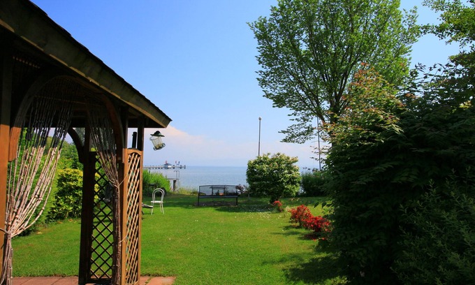 Immenstaad am Bodensee Apartment | Apartment right on the lake