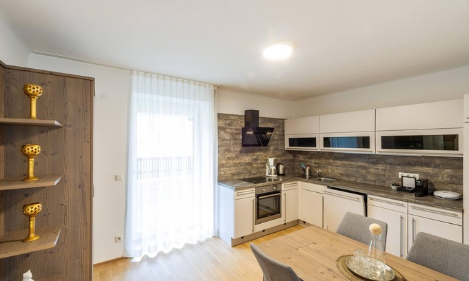 Uebelbach Apartment | Apartment Roadster with breakfast in Pension Herti - Haus Pastner am Teich