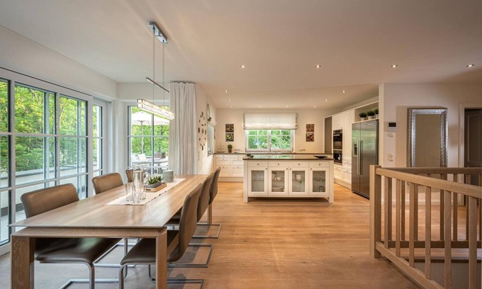 Eben im Pongau Apartment | Apartment 'Ronacher' with Mountain View, Private Terrace and Wi-Fi