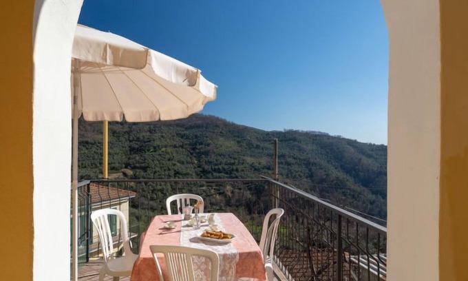 Vasia Apartment | Apartment Rosa by Interhome