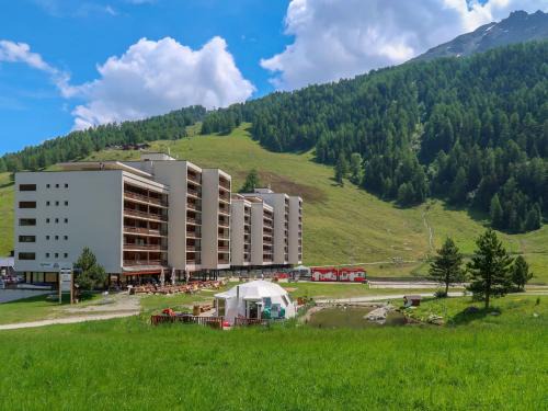 Noveli Apartment | Apartment Rosablanche E003A by Interhome