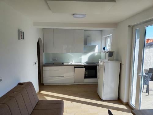Marezige Apartment | Apartment Rose