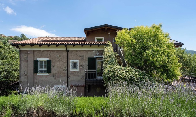 Garlenda Apartment | Apartment Rosmarino with Mountain View, Garden, Shared Pool and Wi-Fi