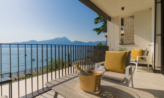 Torri del Benaco Apartment | Apartment 'Salvatore Homes Porto Nuovo Torri' with Lake View, Wi-Fi and Air Conditioning