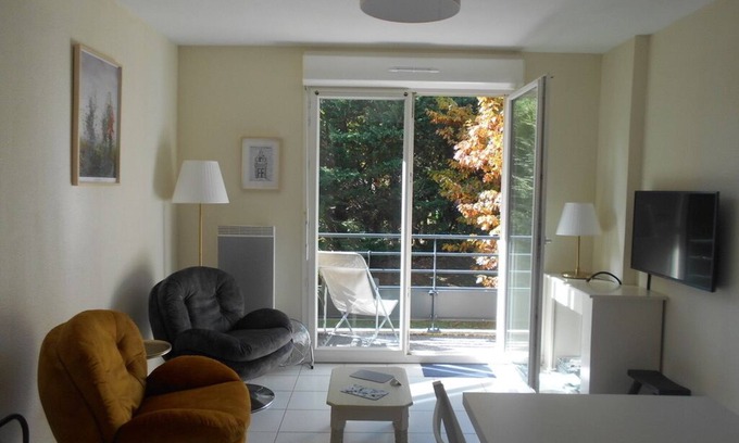 Sarlat-la-Caneda Apartment | Apartment Sarlat quiet bright terrace private parking
