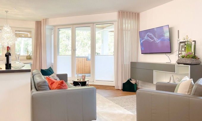 Saig Apartment | Apartment 'Schwarzwald Top' with Private Terrace, Shared Garden and Wi-Fi