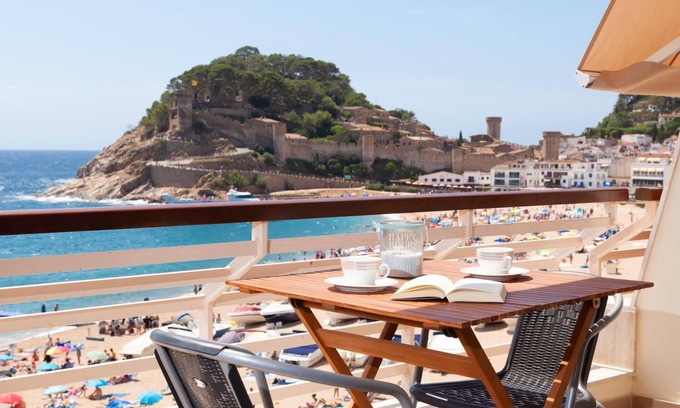 Tossa de Mar Apartment | APARTMENT SEA VIEWS on the BEACH