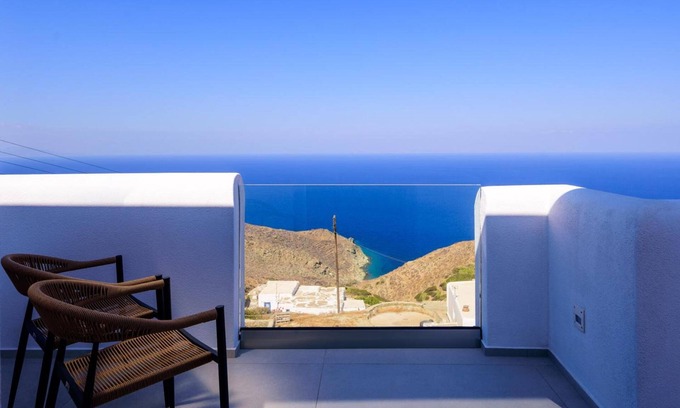 Ano Meria House | Apartment 'Seascape Suite 4' with Sea View, Wi-Fi and Air Conditioning