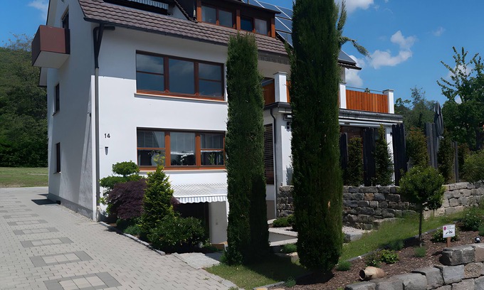 Sipplingen Apartment | Apartment 'Seeblick' with Balcony and Wi-Fi