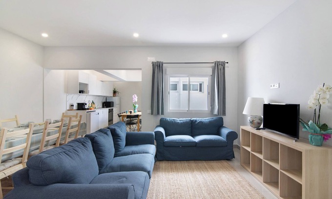 Sao Clemente Apartment | Apartment 'Skipper House' with Private Terrace and Wi-Fi