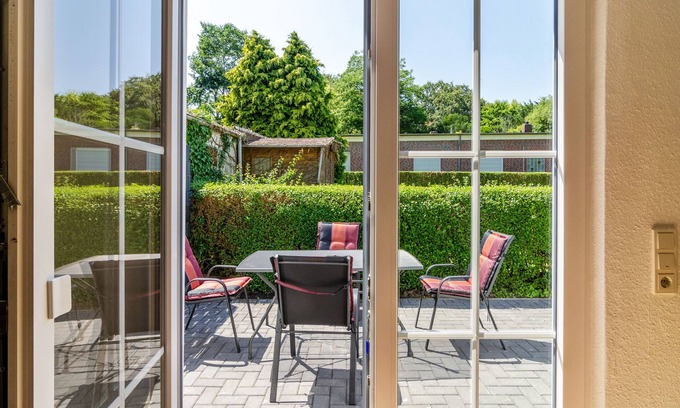 Norden Apartment | Apartment 'Sonnenschein' with Private Terrace and Private Garden