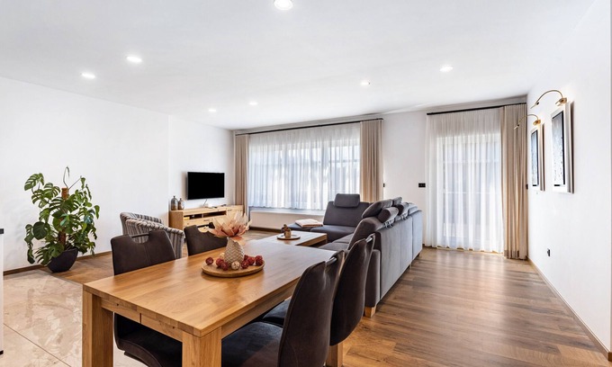 Ortsmitte Apartment | Apartment 'Sophie Stecker' with Mountain View, Private Terrace and Wi-Fi