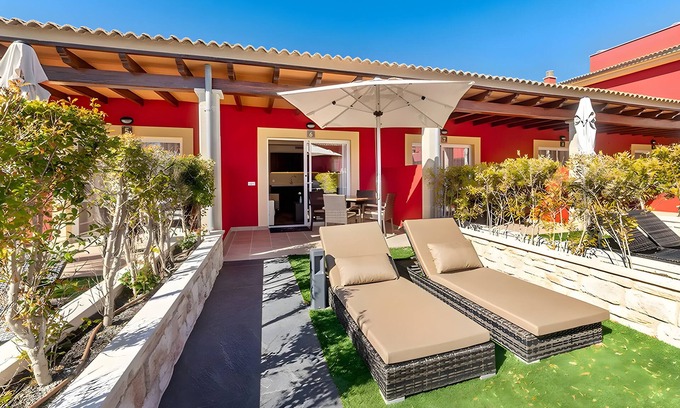 Cala Agulla Apartment | Apartment 'Standard 20' with Shared Pool, Wi-Fi and Air Conditioning