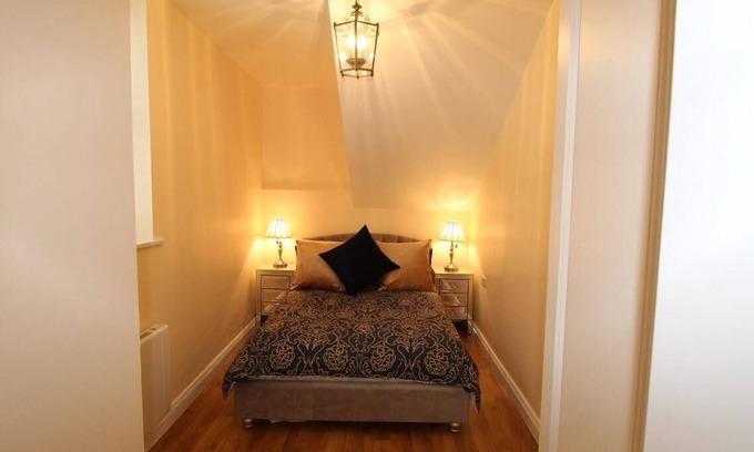 Kinsale Apartment | Apartment-Standard-Private Bathroom-Ref A