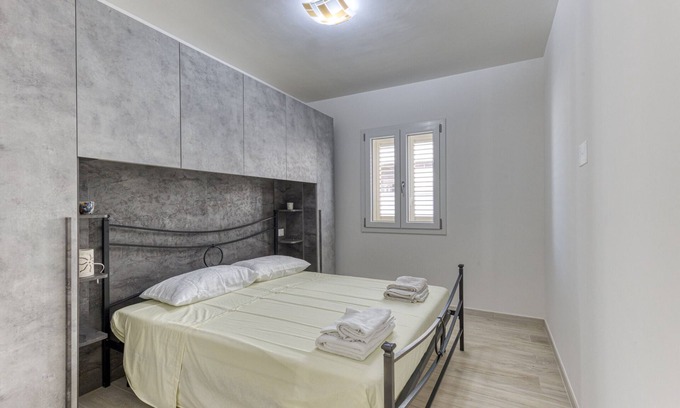 Torre Pali Apartment | Apartment 'Stella Marina' with Private Terrace, Wi-Fi and Air Conditioning