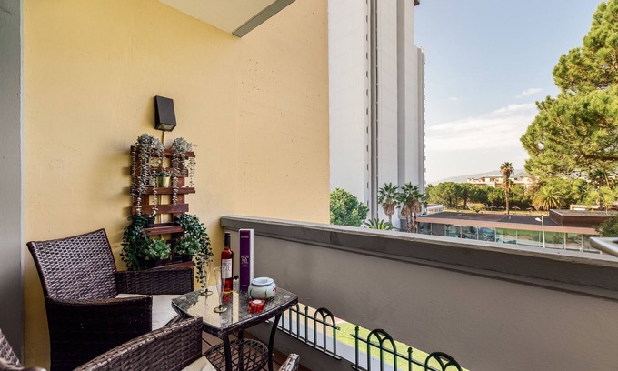 Carvalhal Apartment | Apartment 'Sunset Troia Beach' with Sea View, Wi-Fi and Air Conditioning