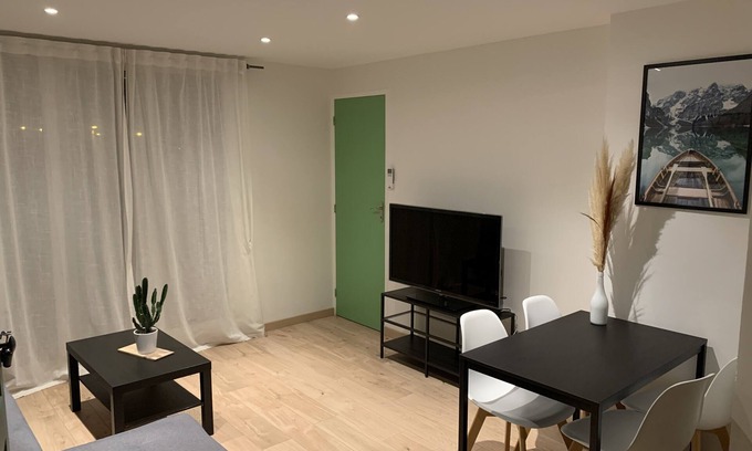 Baille Apartment | Apartment T3- 2 bedrooms- Air conditioning- 2 balconies- Timone Marseille