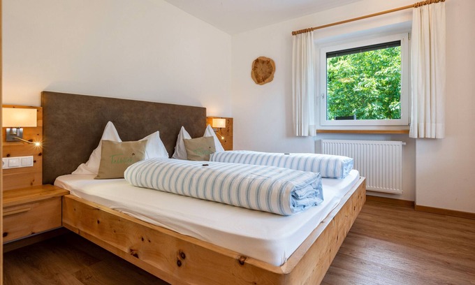Laion Apartment | Apartment "Talblick 3" with Mountain View, Garden & Wi-Fi