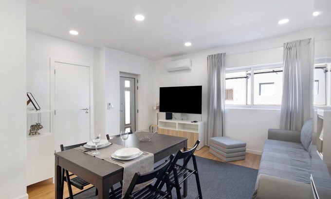 Vila Real Santo Antonio Apartment | Apartment "Telmus Villa Rc" with Shared Terrace & Wi-Fi