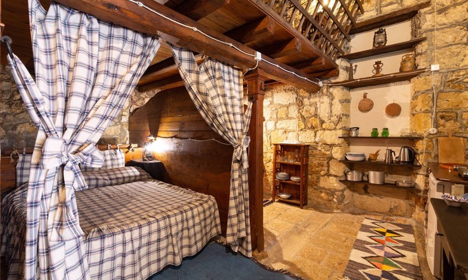 Mockarta Apartment | Apartment 'Tenuta Donna Vittoria - Piccola' with Mountain View, Pool & Wi-Fi