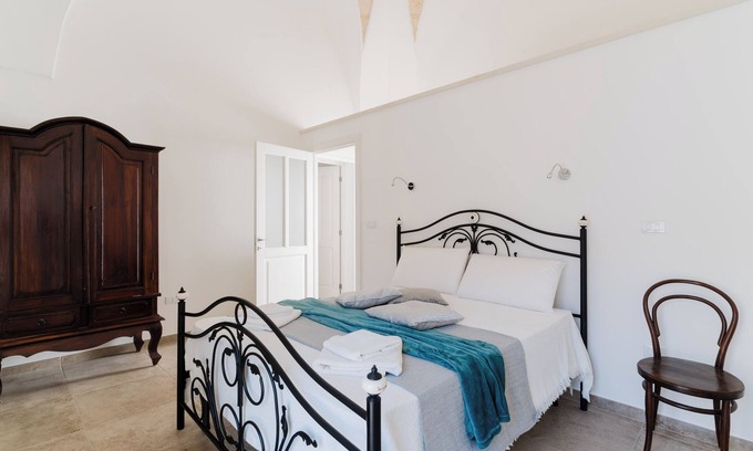 Uggiano la Chiesa Apartment | Apartment 'Thalassa' with Shared Terrace, Wi-Fi and Air Conditioning