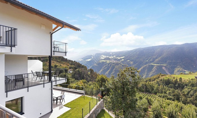 Renon Apartment | Apartment "Thalerhof Naturae Rupes" with Mountain View, Garden & Wi-Fi