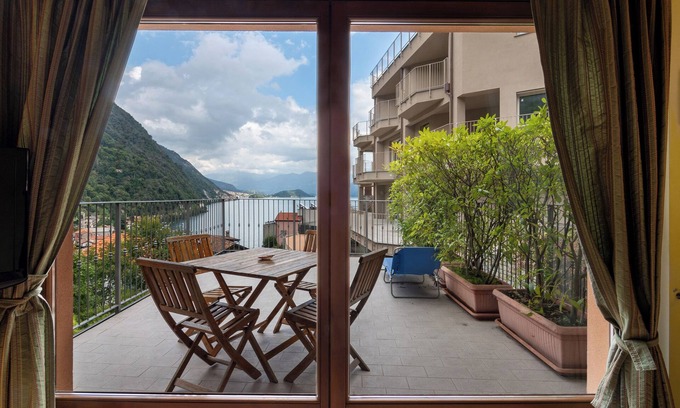 Argegno Apartment | Apartment "Tivano" near the lake with WLAN, terrace & garden