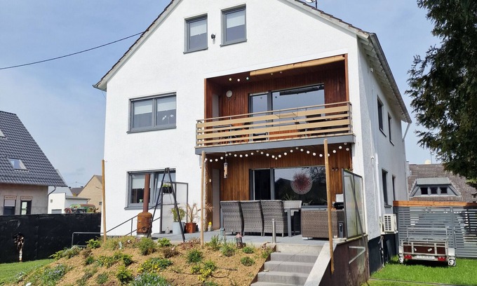Dorsel Apartment | Apartment 'Ut Huuske' with Mountain View, Wi-Fi and Air Conditioning