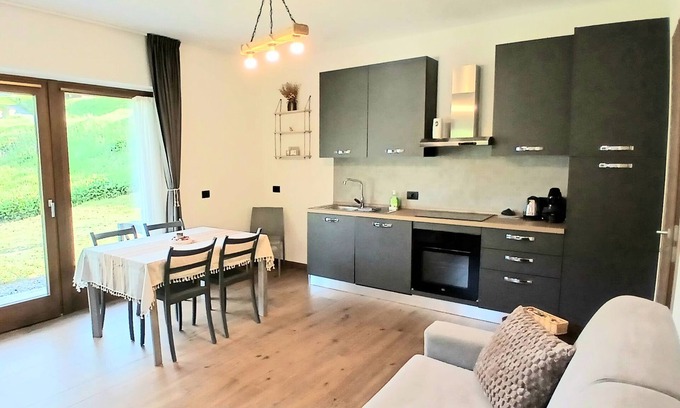 Trepalle Apartment | Apartment 'Val Tort' with Mountain View, Shared Garden and Wi-Fi