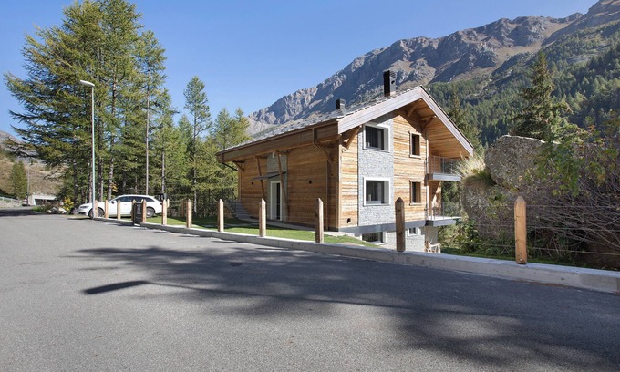 Valgrisenche Apartment | Apartment 'Valgrisa Mountain Lodges 2' with Mountain View, Private Terrace and Wi-Fi