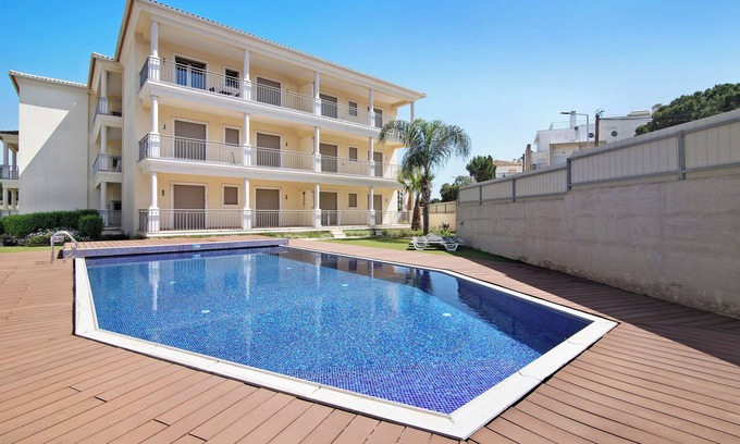 Olhos D'Agua Apartment | Apartment "Varandas do Sol" with Pool, Terrace & Wi-Fi
