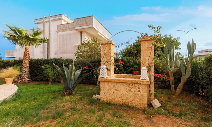 Matino Apartment | Apartment "Villa Claudia" with Private Garden & Wi-Fi
