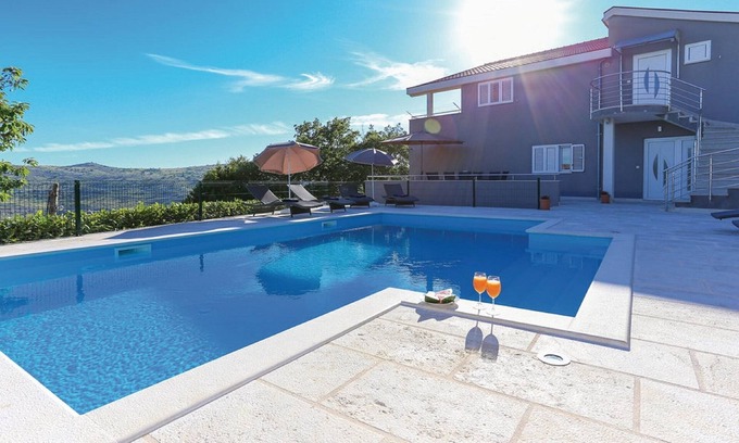 Donje Sitno Villa | Apartment Villa IN - Four-Bedroom Apartment with Private Pool