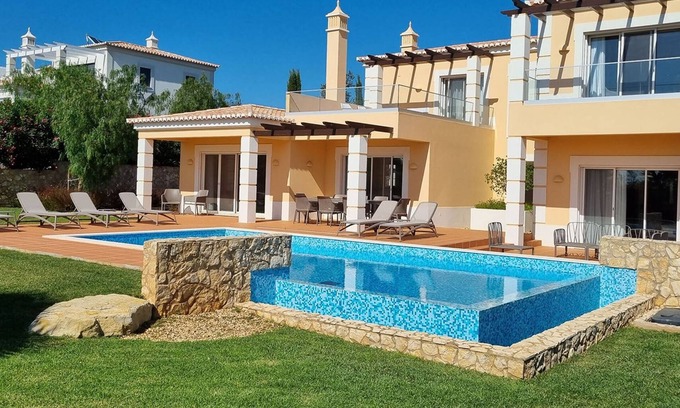 Estombar Apartment | Apartment 'Villa Premium' with Mountain View, Wi-Fi and Air Conditioning