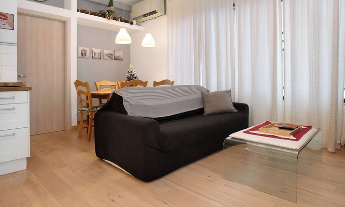 Pergine Valsugana Apartment | Apartment 'Vinc Trotti House Of Dj-vu' with Mountain View, Wi-Fi and Air Conditioning