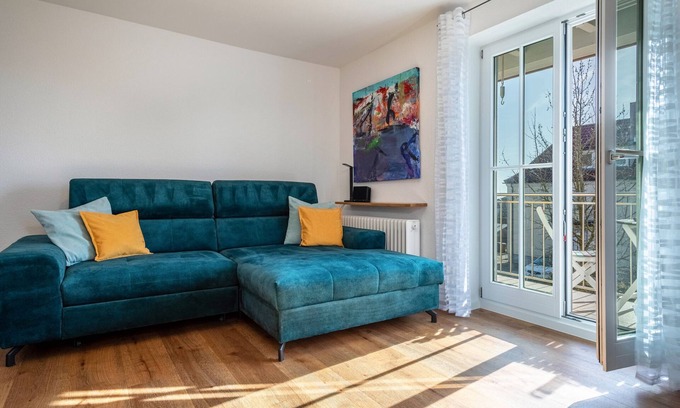 Waggershausen Apartment | Apartment 'Windhager Seeblick' with Lake View, Balcony and Wi-Fi