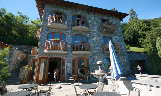 Aurogna Apartment | Apartment with a splendid view over Lake Come