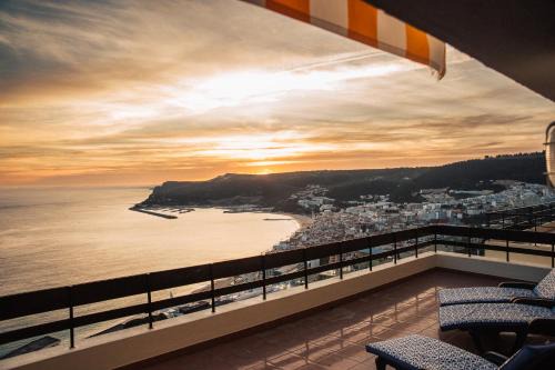 Santiago Apartment | Apartment with a stunning view over Sesimbra