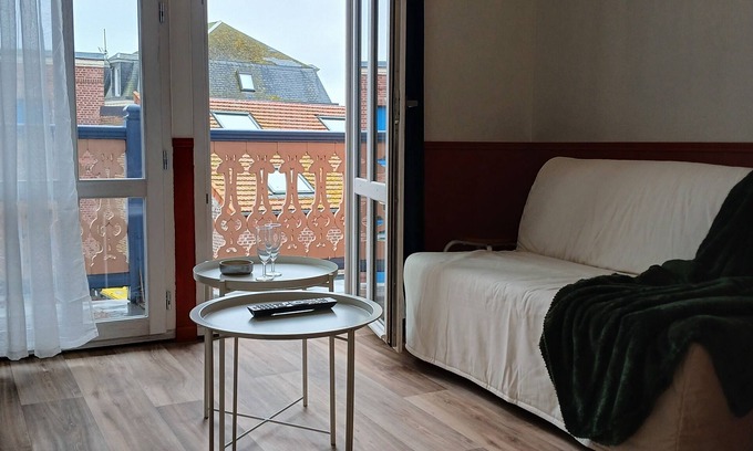 Mers-les-Bains Apartment | Apartment with beautiful balcony