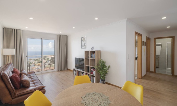 Canico Apartment | Apartment with balcony and sea view - Garajau VI