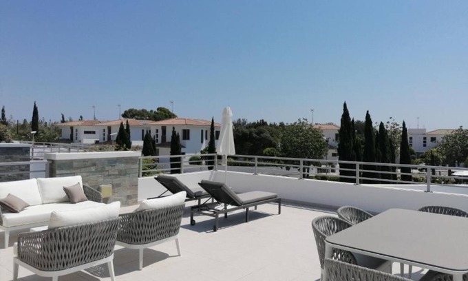 Mazotos Apartment | Apartment with Balcony