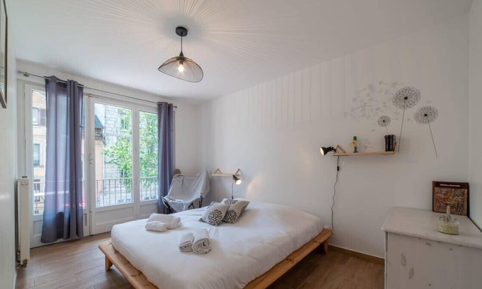 Cran-Gevrier Apartment | Apartment with balcony in the city center