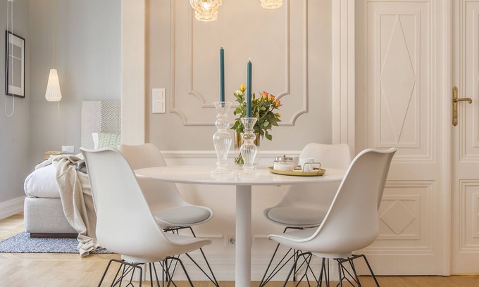 Inner City Budapest Apartment | APARTMENT WITH BALCONY IN PEDESTRIAN STREET , 2BR , 2BA , AC ,Wi-Fi , SMART TV
