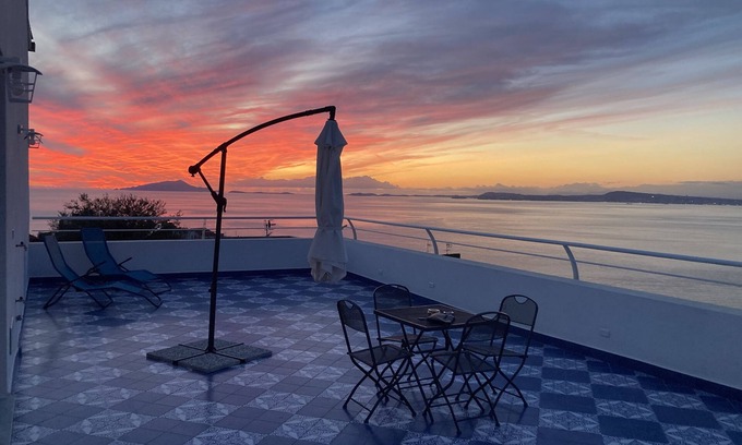 Monte Chiaro House | Apartment with breathtaking terrace vesuvius/sorrentine peninsula view