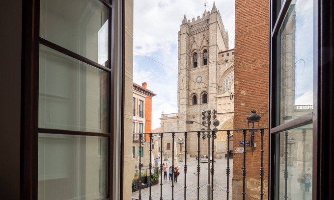 Old Town of Avila Apartment | Apartment with Cathedral Views in the Historic Center of Ávila (Vultus)