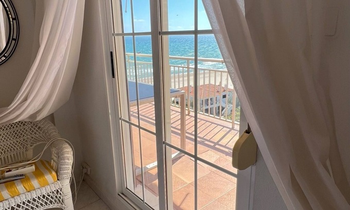 Pobles del Sud Apartment | Apartment with direct access to the beach