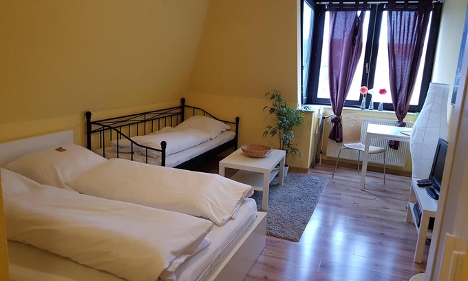 St. Johanner Markt Apartment | Apartment with dopple bed and single bed