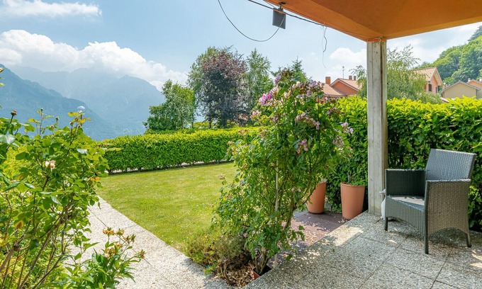 Lanzo d'Intelvi Apartment | Apartment with garden overlooking the lake and mountains just 10 minutes from Bellagio