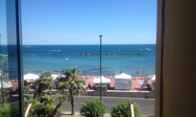 Santa Marinella Apartment | Apartment with beautiful seaview