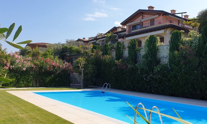 Torri del Benaco Apartment | Apartment with beautiful lake view